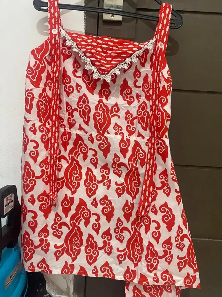 Atasan batik tanpa lengan