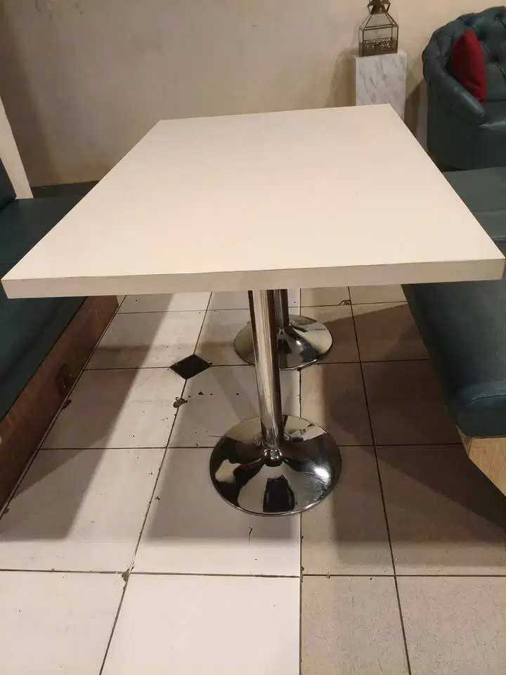 Meja Makan 4 Top (Table Only) Putih 120x80x75cm / Hitam 140x80x75cm