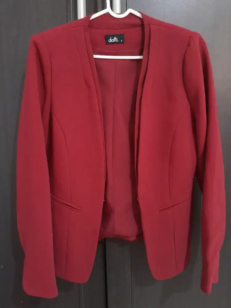 Blazer Merah Wine