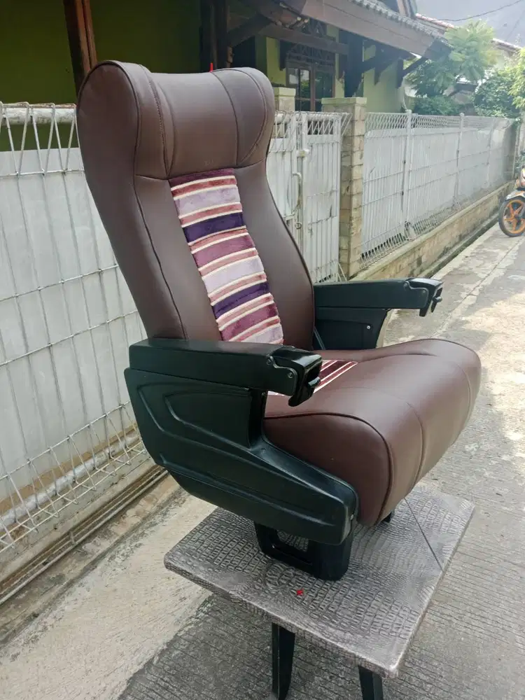 Jok luxury , atau pilot seet