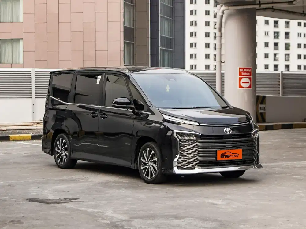 DP 25jt aja!!! Toyota Voxy 2.0 AT 2023