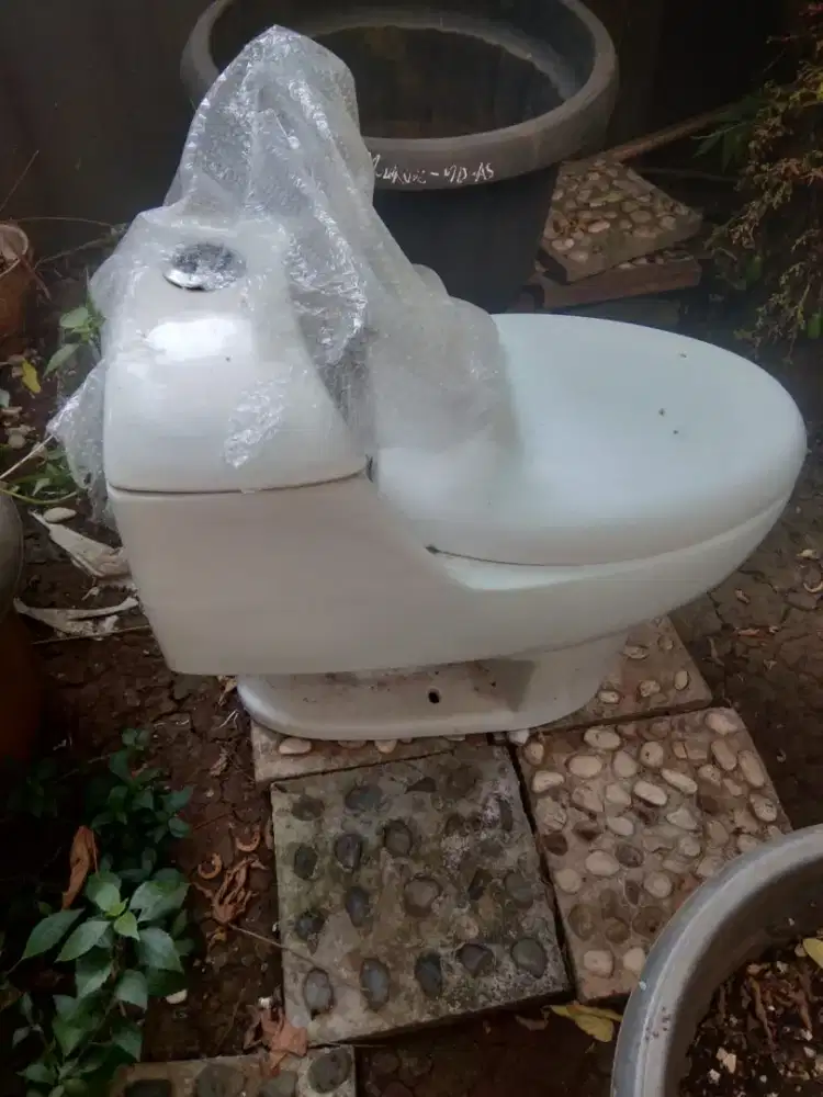 KLOSET DUDUK MONOBLOK/KODOK