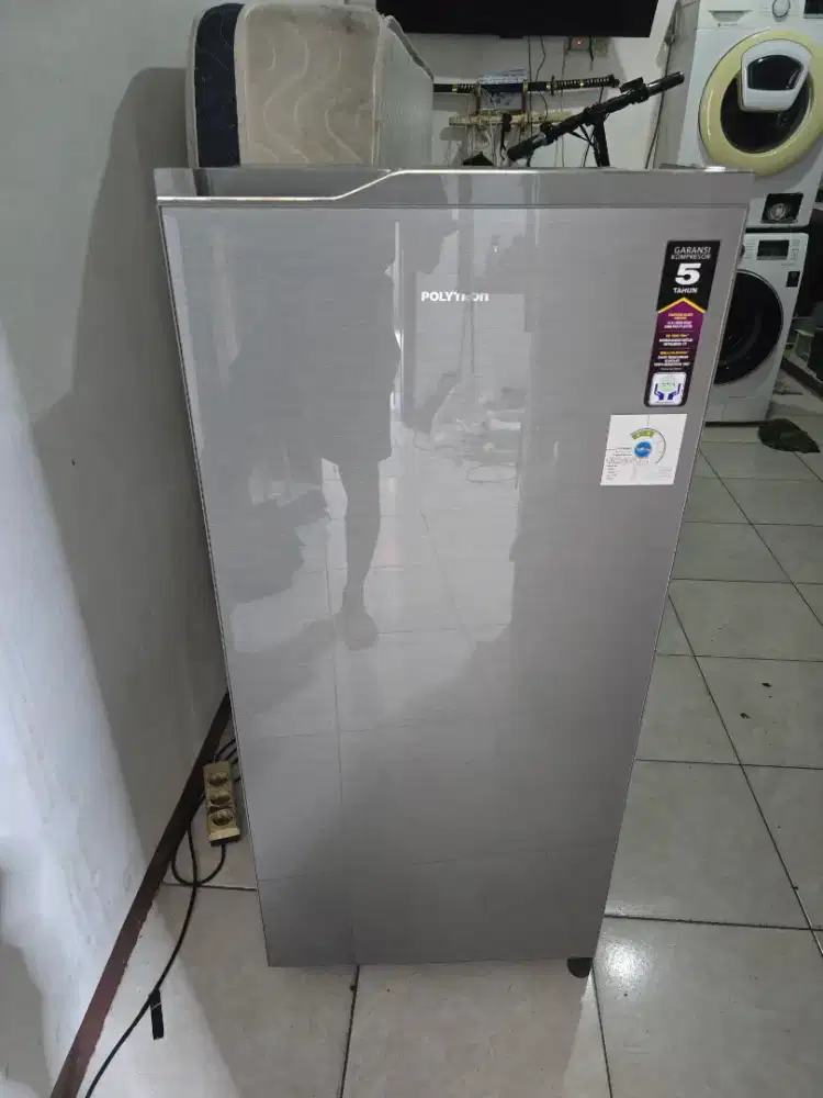 kulkas 1 pintu polytron