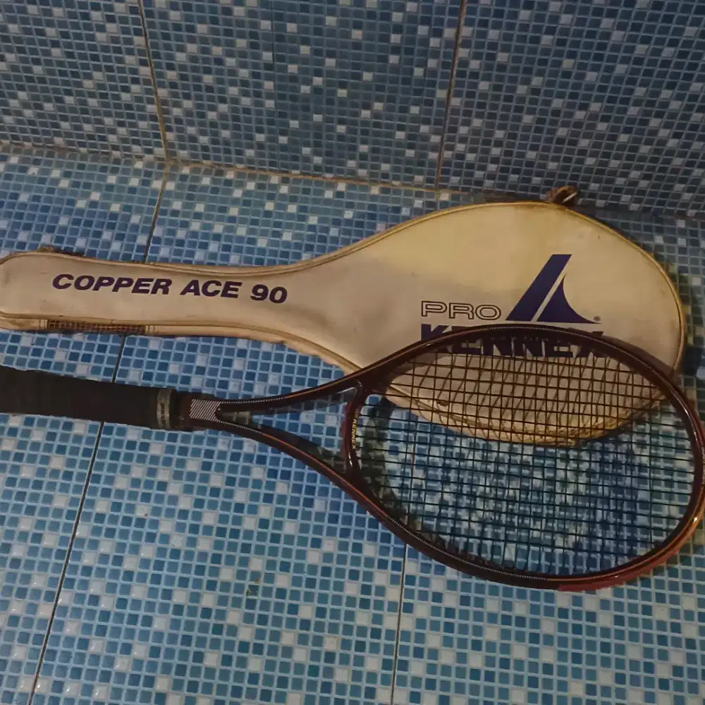 Raket tenis merek pro kennex Copper AC 90