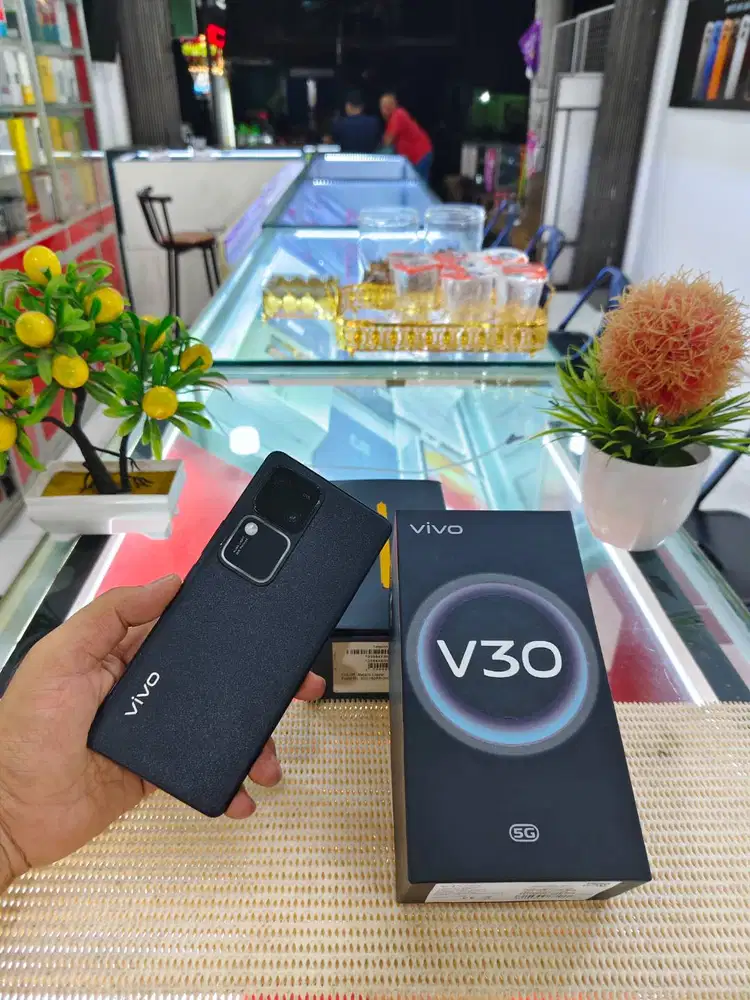 Vivo V30 5G Ram 12+12Gb/ 512Gb Fullset Mulus Like New Original 100%