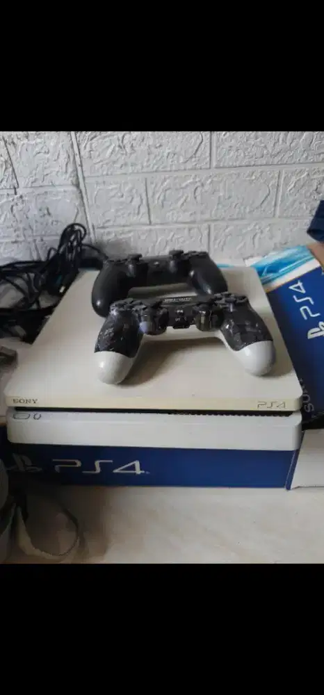 PS 4 SLIM 1 TB HEN 9
FULLSET NO MINUS 
PEMAKAIAN 2 BULAN