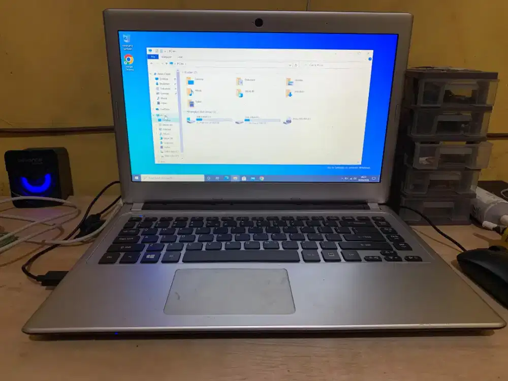 Acer V5 431 Laptop & Charger