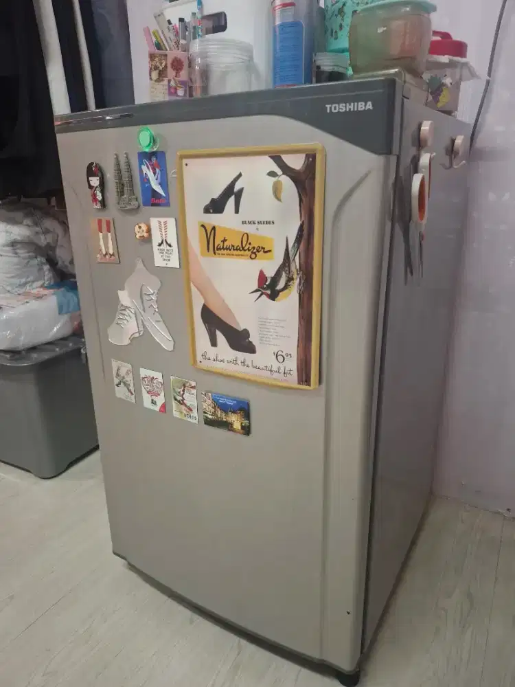 Kulkas Toshiba GR-N155CL 1 pintu kondisi bagus dingin dan mulus
