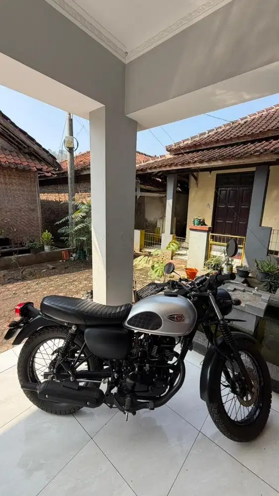 Kawasaki W175 Mulus – Motor Klasik Modern, Siap Jalan