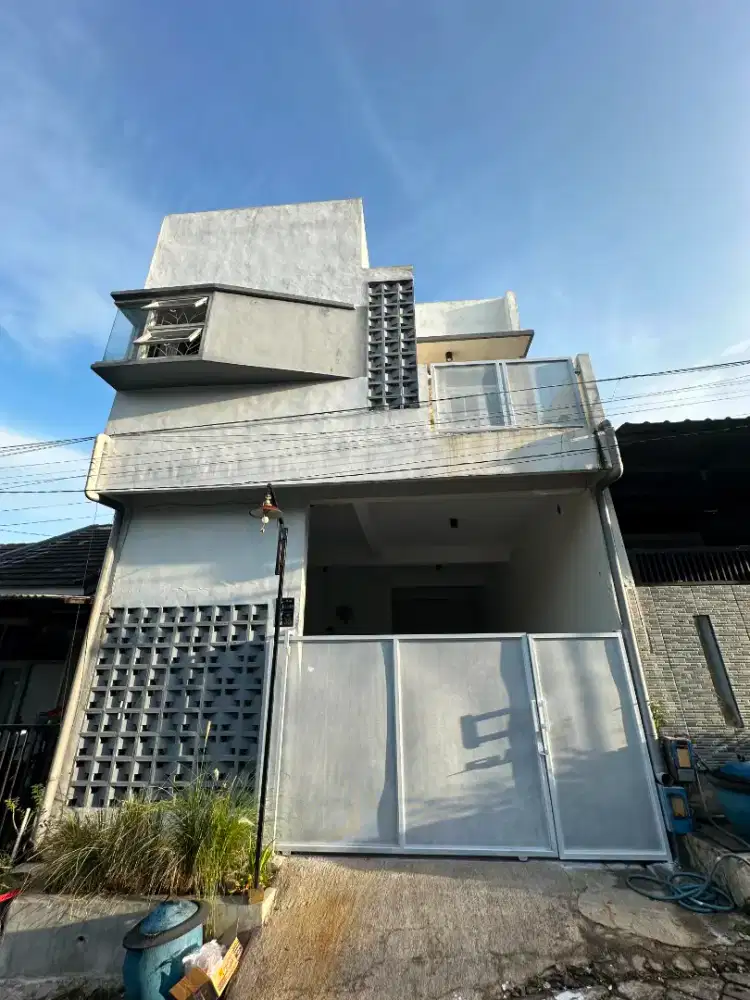 Dijual rumah di perumahan bulan terang utama