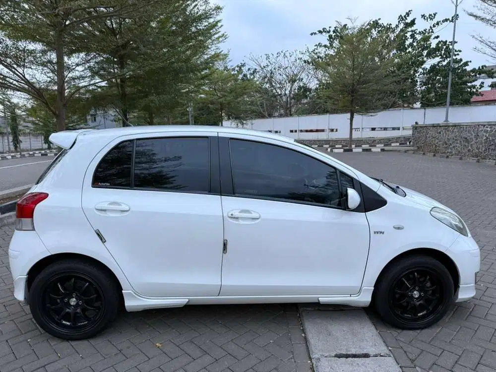 Toyota Yaris 2012 Bensin
