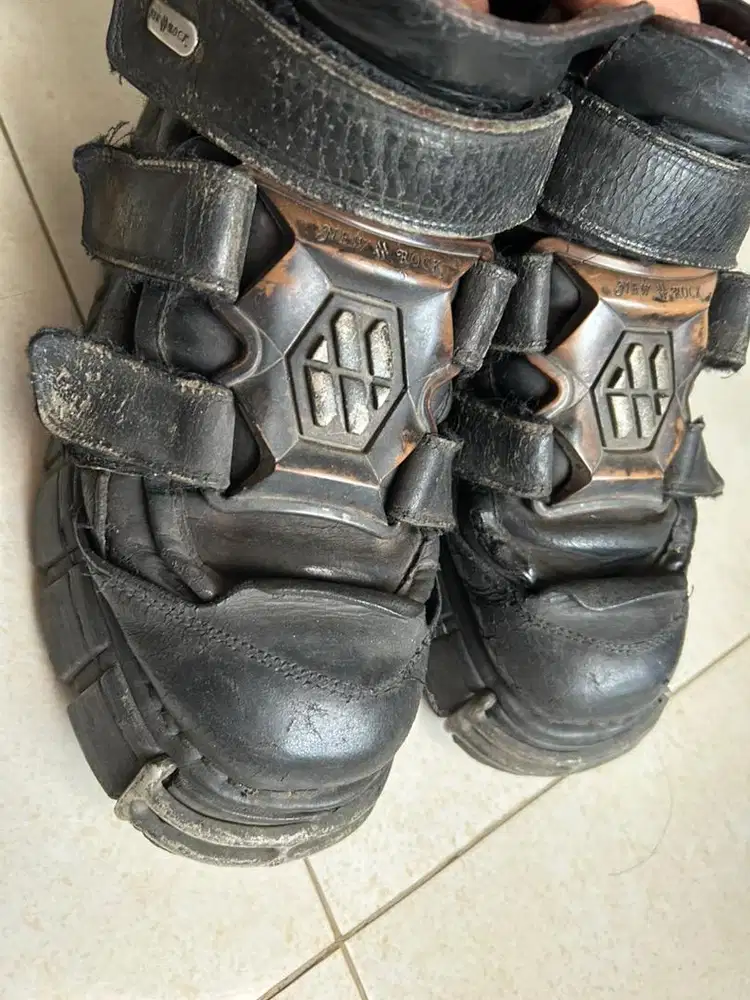 Sepatu newrock original
