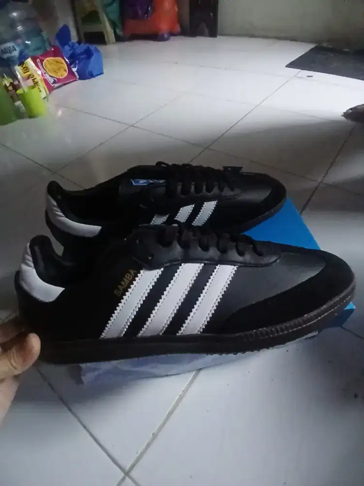 Jual sepatu adidas edisi kegedean