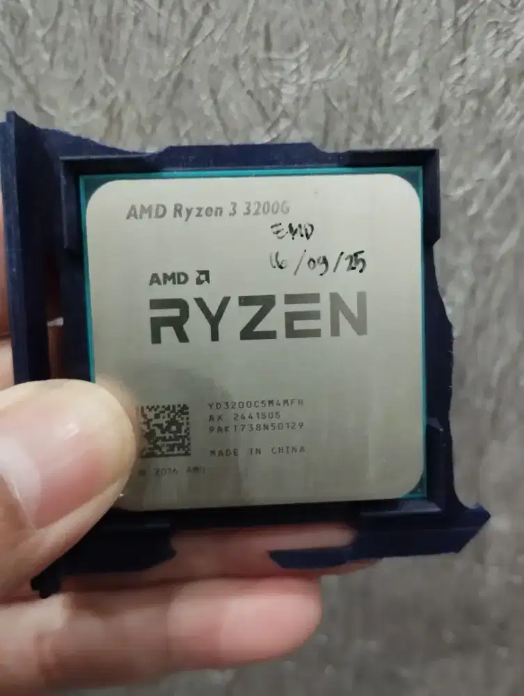 AMD Ryzen 3 3200G