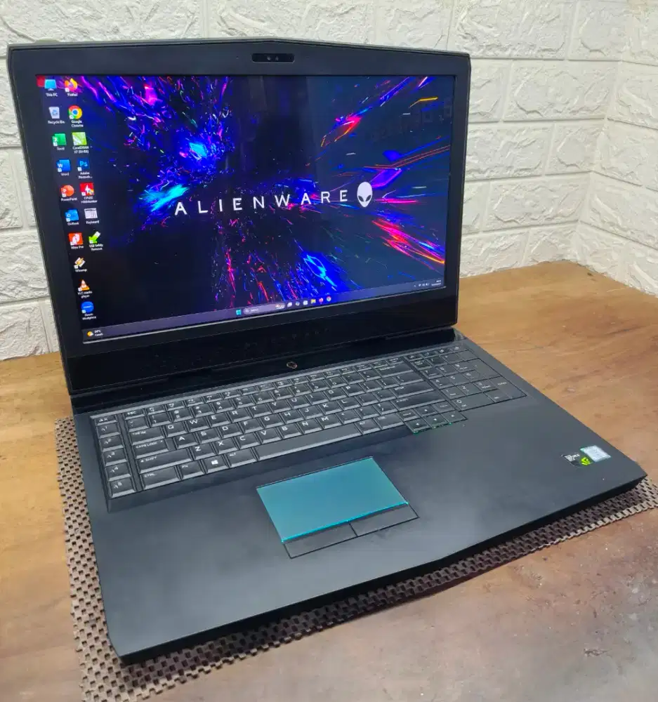 Dell Alienware 17 R4 intel Core i7 Gen-7 (16/512gb) GTX 1070 8gb JOSS