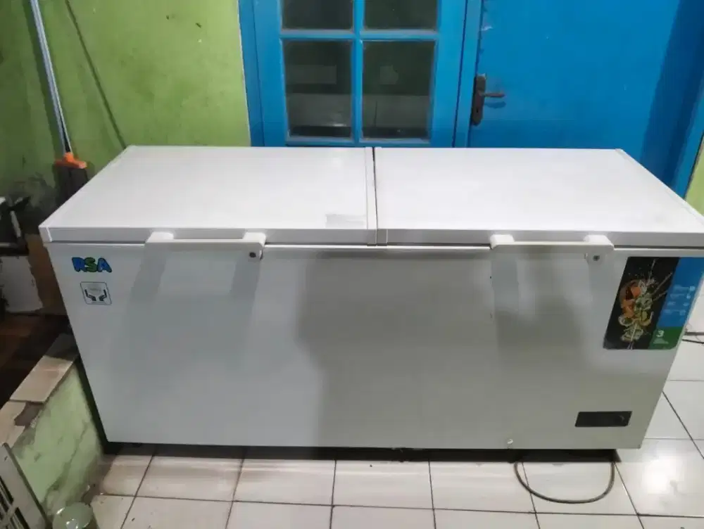 Jual bu freezer box ukuran 600 liter normal no kendala merk RSA
