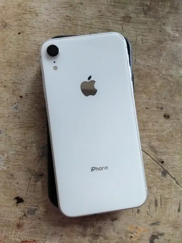IPHONE XR WHITE 64GB INTER