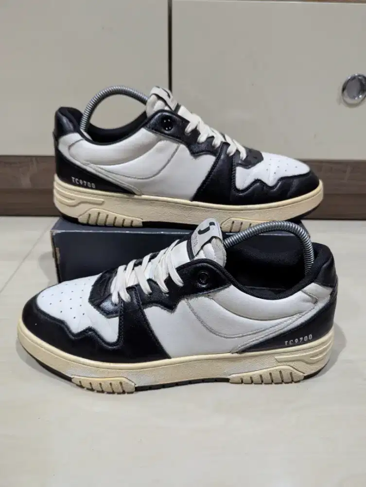 Sepatu safety Jogger size 45