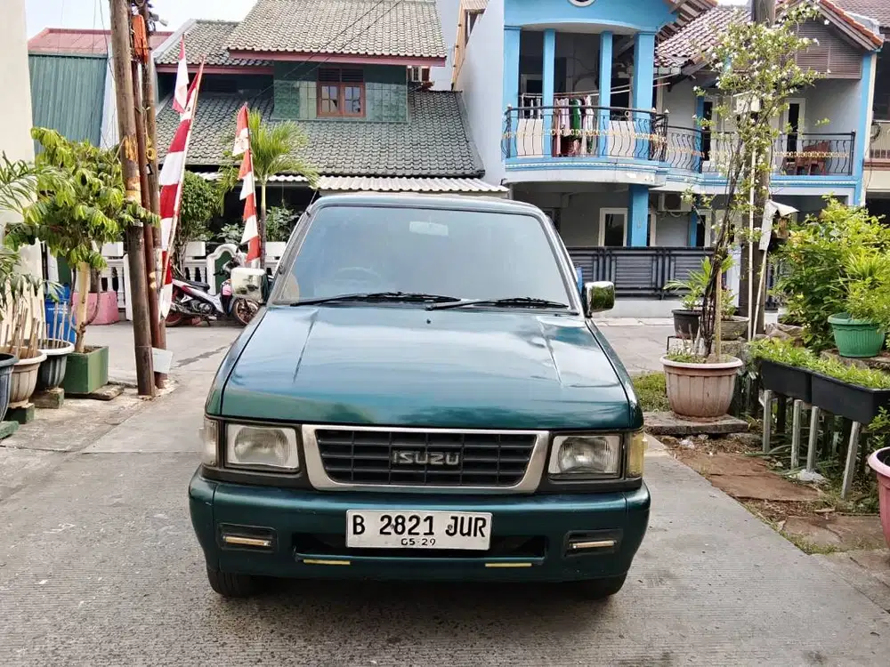 Dijual Mobil Isuzu Panther New Royal Thn 2000