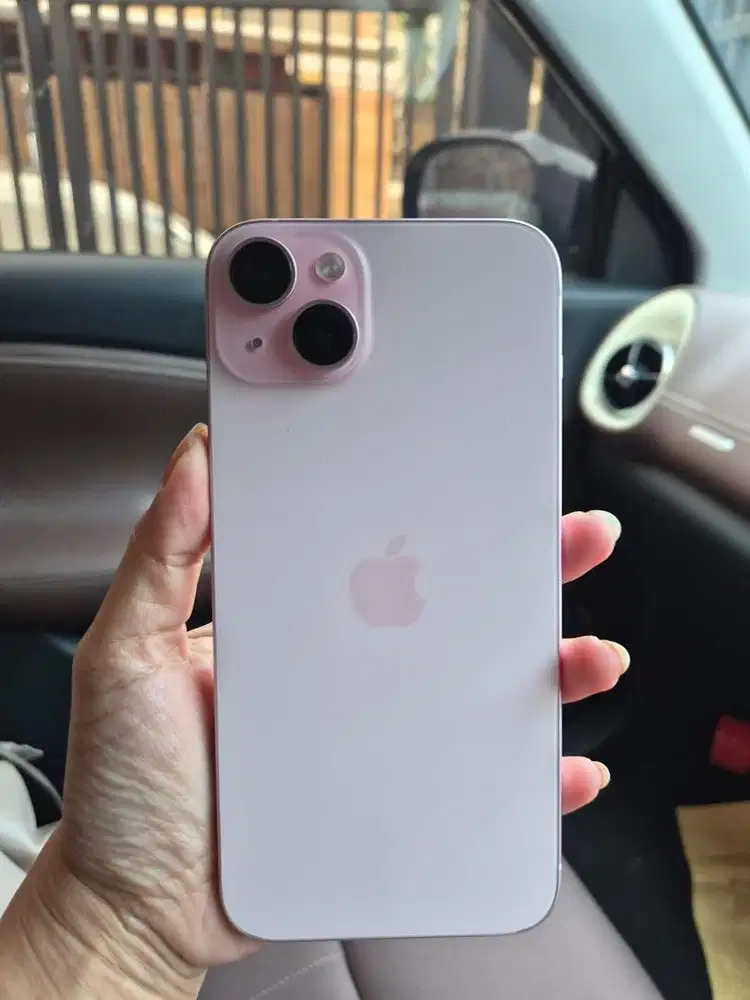 Iphone 15 plus pink