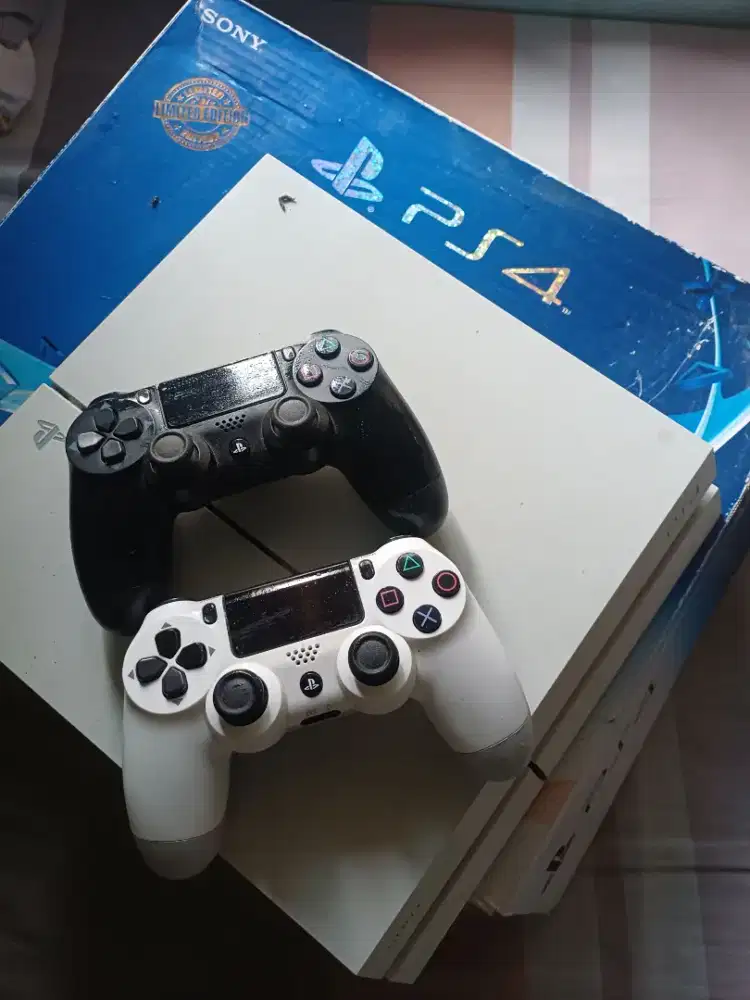 PS 4 fat 500gb glacier white 2 stick bonus  game ctr + akun efootball