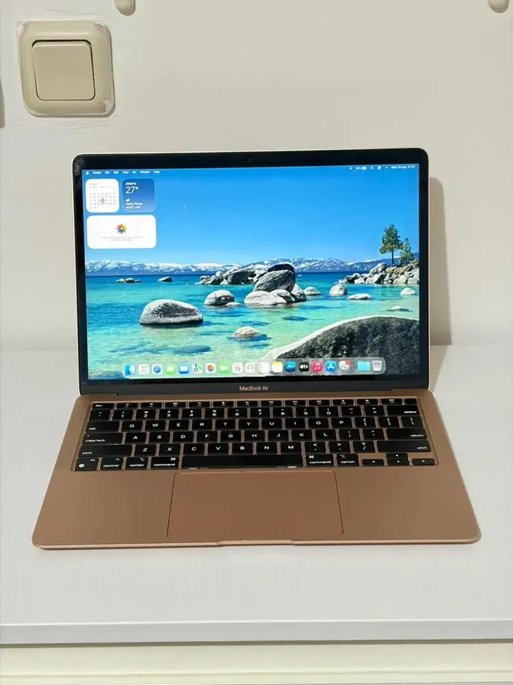 Macbook Air M1 2020 8/256 GB