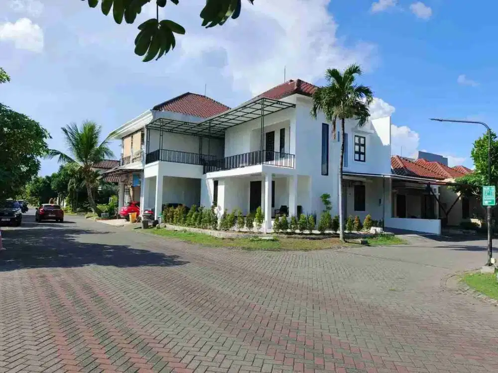 Turun Harga‼ Rumah Minimalis 2 lt di Royal Ketintang Regency