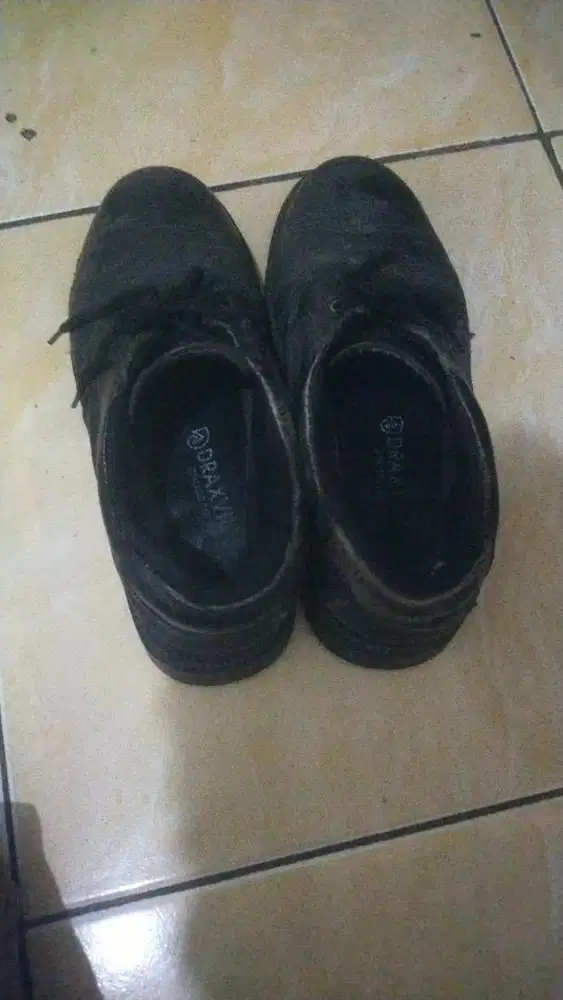 Sepatu draxvil safety