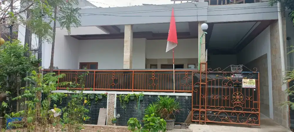 Jual rumah tinggal dan kost2an 14 kamar
