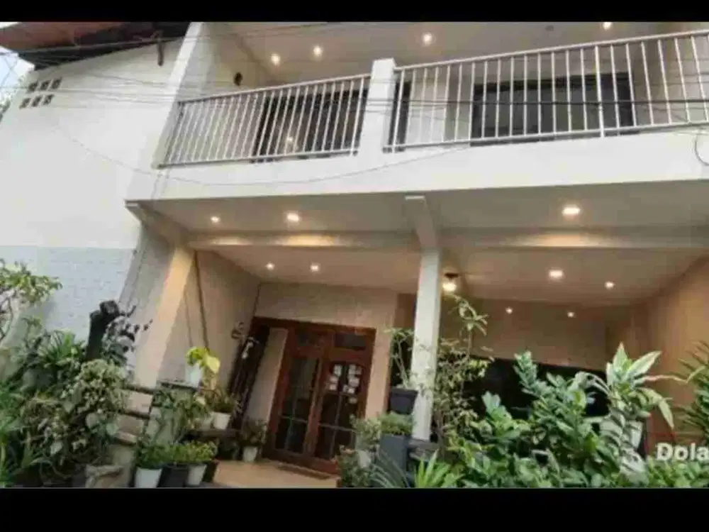 Rumah Dijual belakang Istana Plaza strategis dan negotible  langka jarang ada