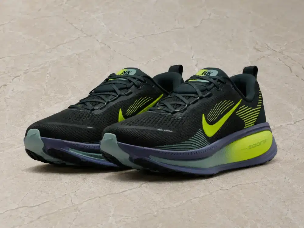 Sepatu lari Nike Vomero 18 bekas