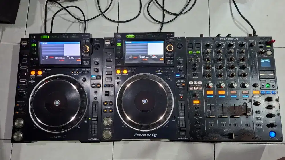 Pioneer cdj 2000nxs2 djm 900nxs2