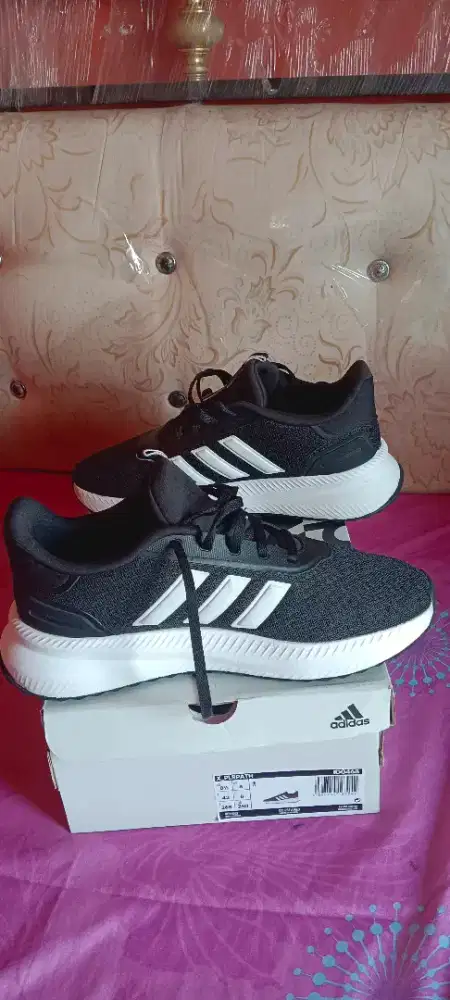 Tampil maksimal dengan sepatu ADIDAS
