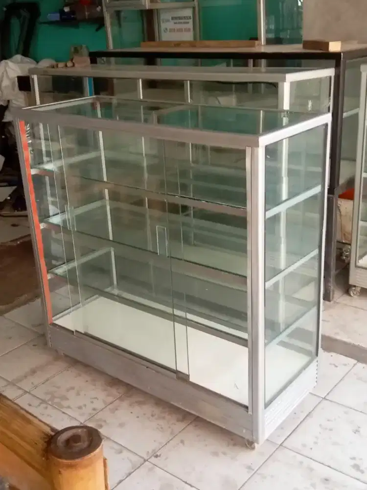 Etalase 1 meter