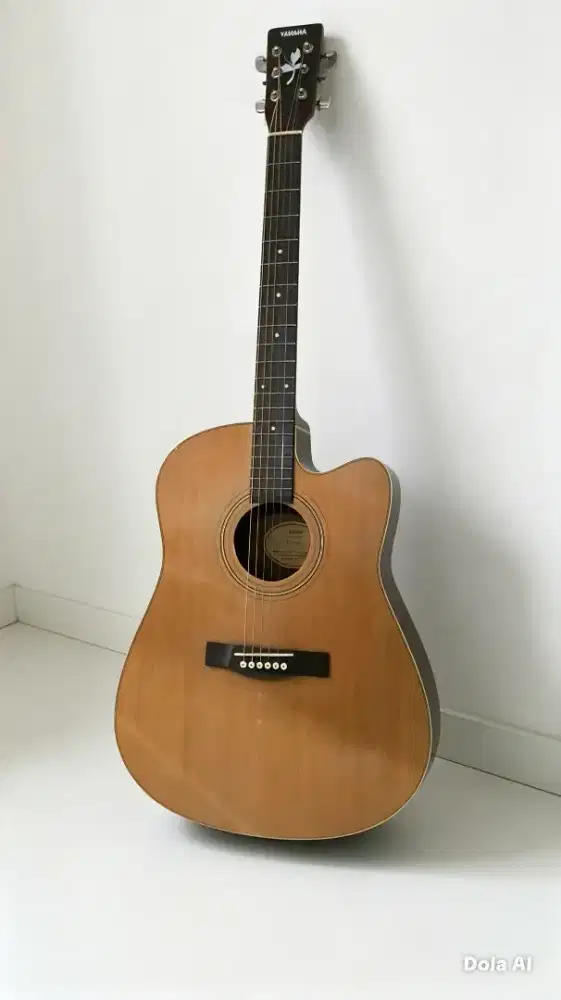 Gitar yamaha akustik elektrik