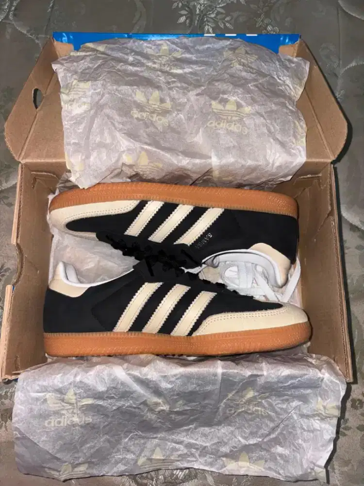 Dijual sepatu Adidas samba