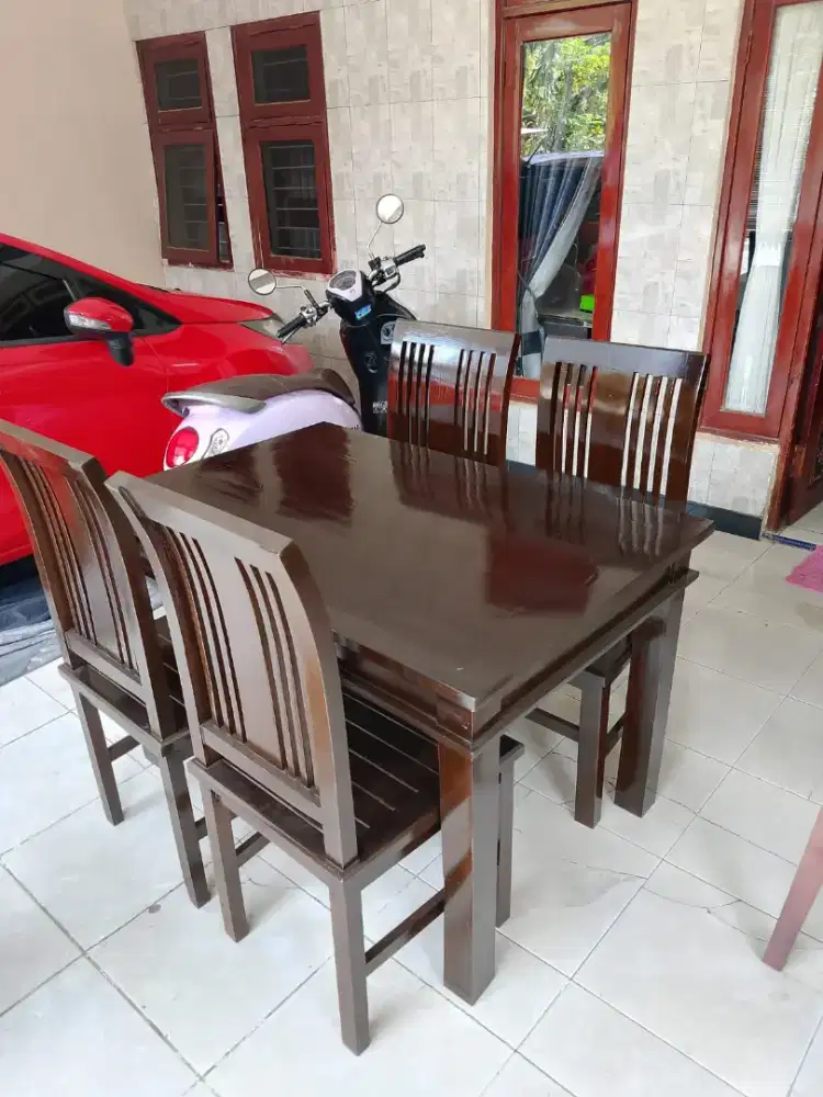 Meja Makan Minimalis 6kursi (JATI)