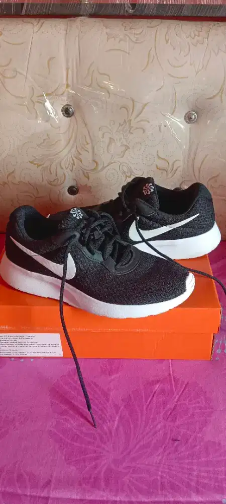 Yuk nyantai bareng sepatu trendi