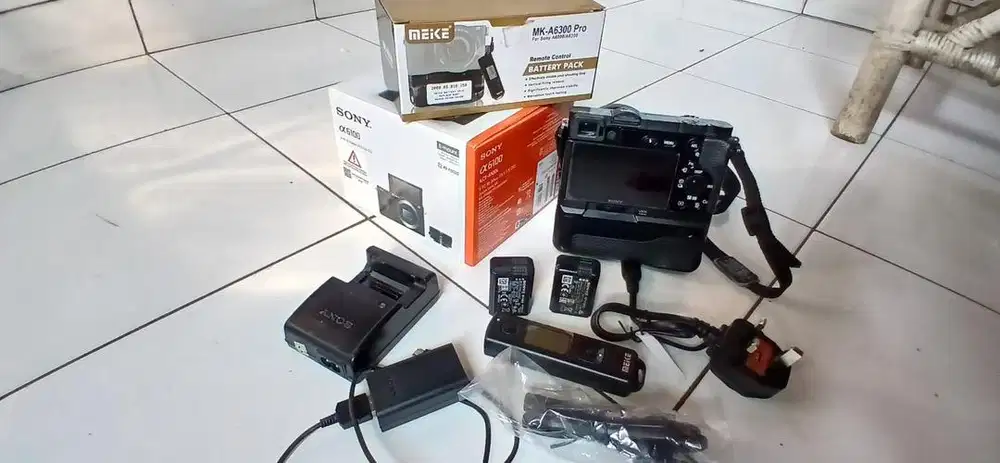 SONY MIRROLESS A6100