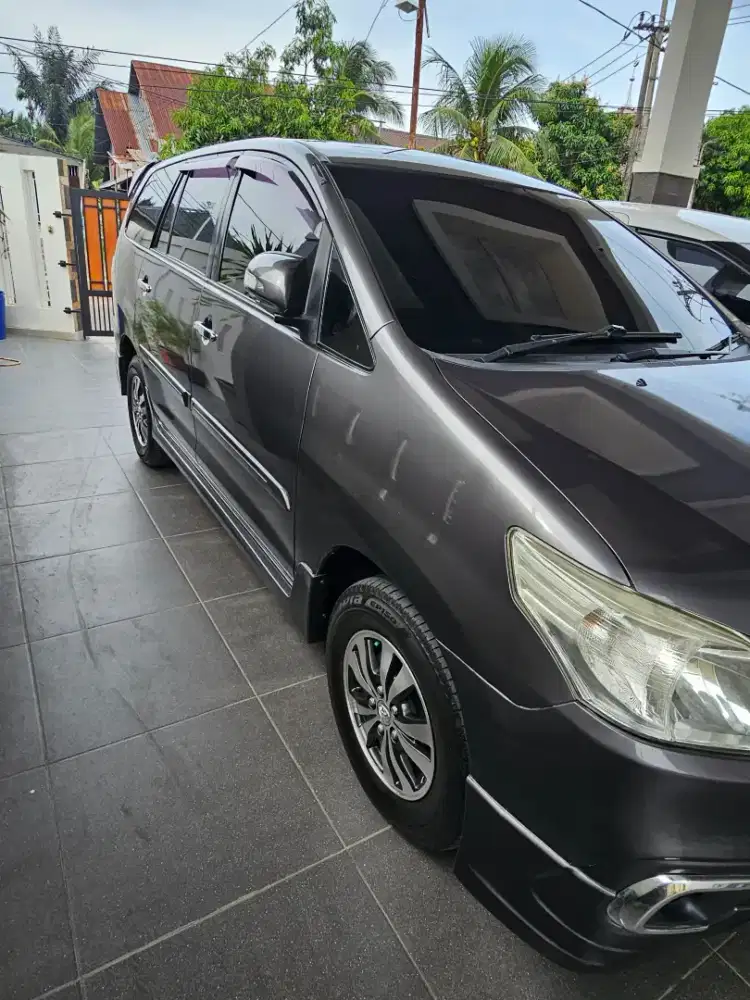 Innova 2.0 G Luxury 2015