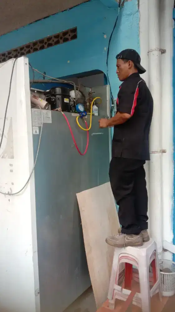 Melayani service electronic panggilan