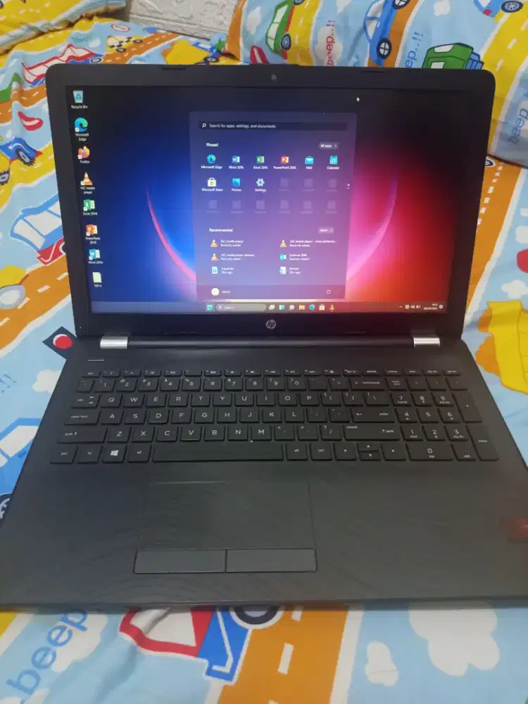 laptop HP 15 AMD A12 .Ram 8gb/1TB  . Windows 11