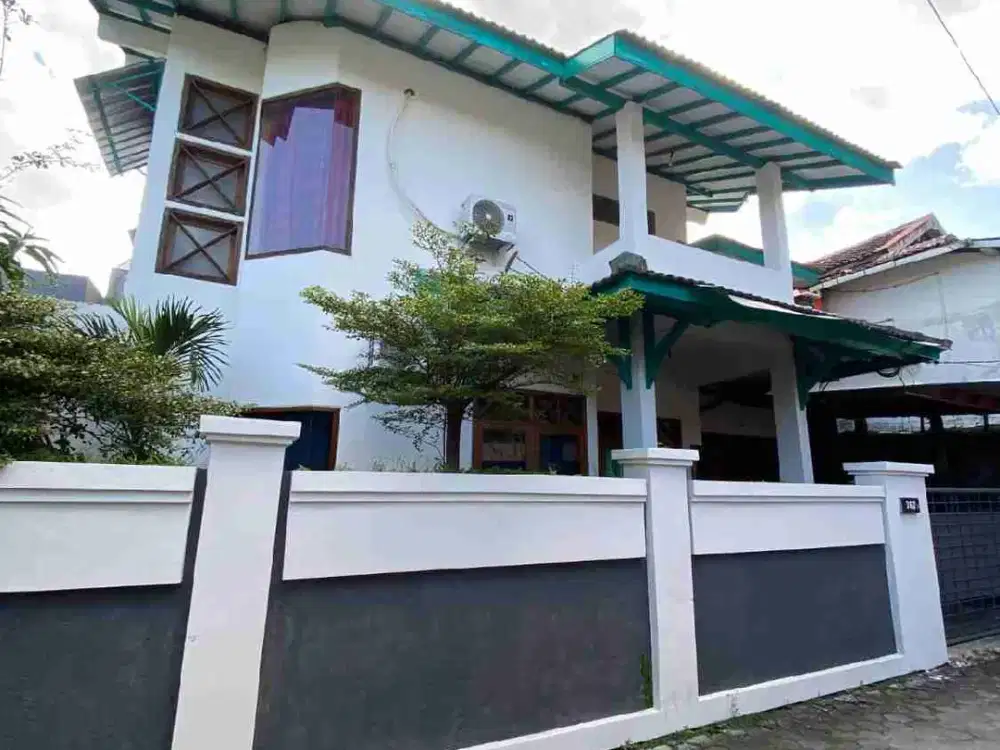 Rumah klasik bersih terawat Ring satu kampus UPN, STIE YKPN, AMIKOM, UII FE & UMBY