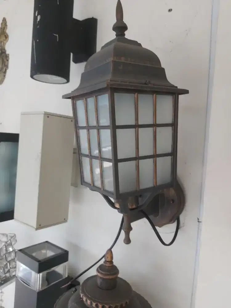 LAMPU DINDING ANTIK