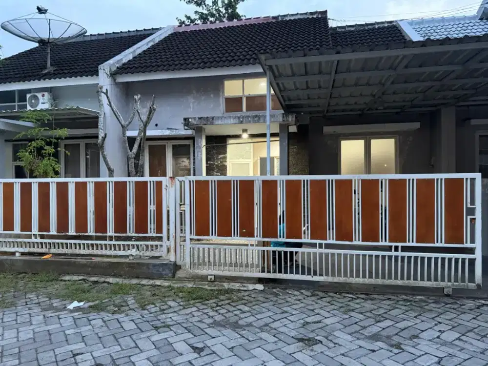 Jual Rumah Nyaman dan Strategis - SHM - Nego