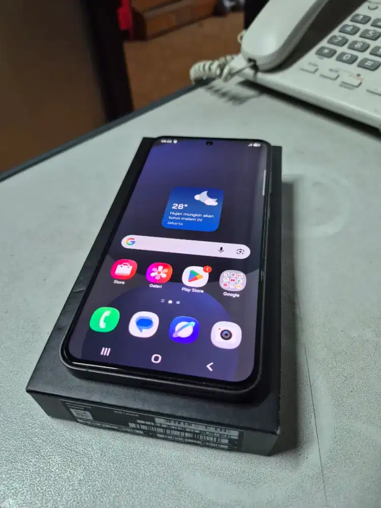 Samsung S24 FE 8/256 Like New