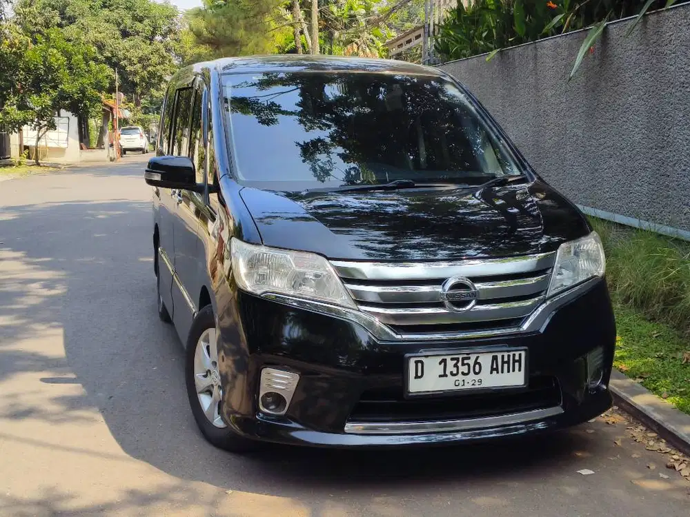 nissan serena HWS at matic 2014 hitam mulus bandung