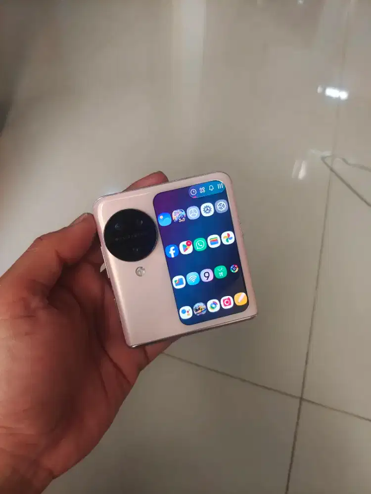 Oppo Find n3 Flip Ram 12Gb Internal 256GB
