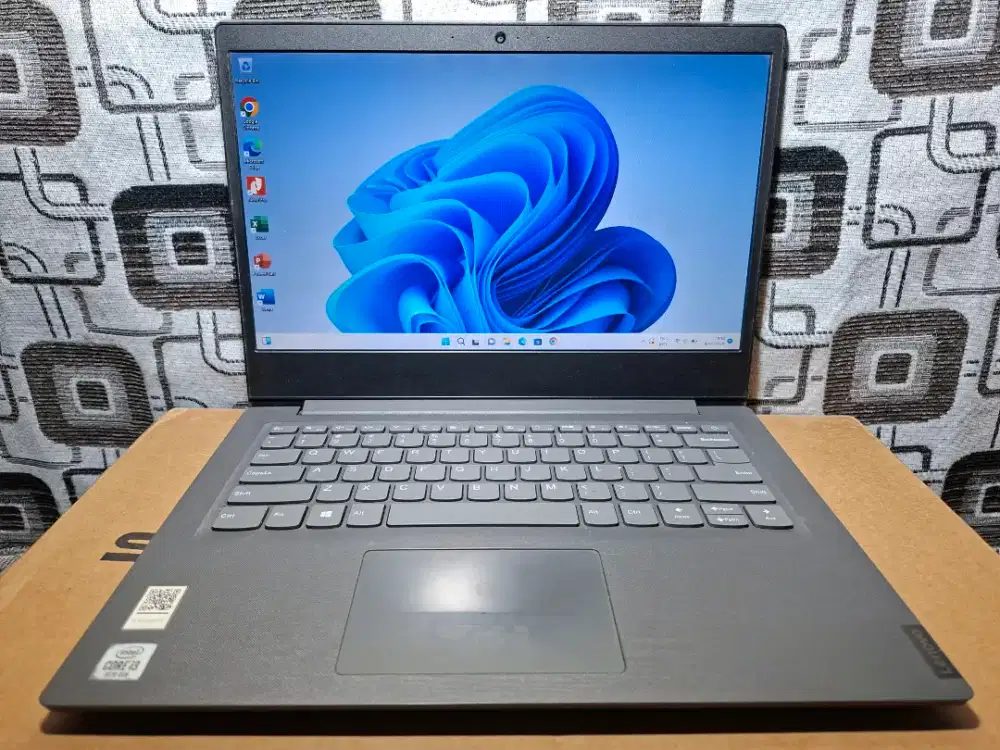 Laptop Lenovo V14 Core i3 gen 10 slim bazelless batre awet siap pakai