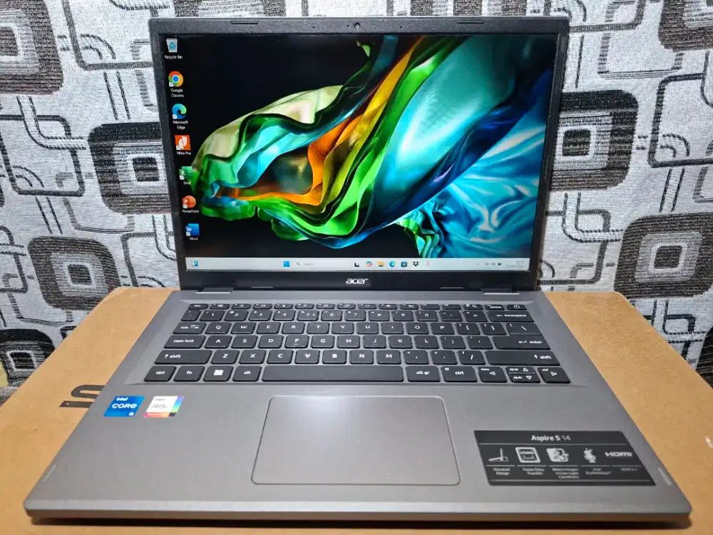 Laptop Acer Core i5 gen 13 ram 8gb ssd 512gb slim bazelless mantap